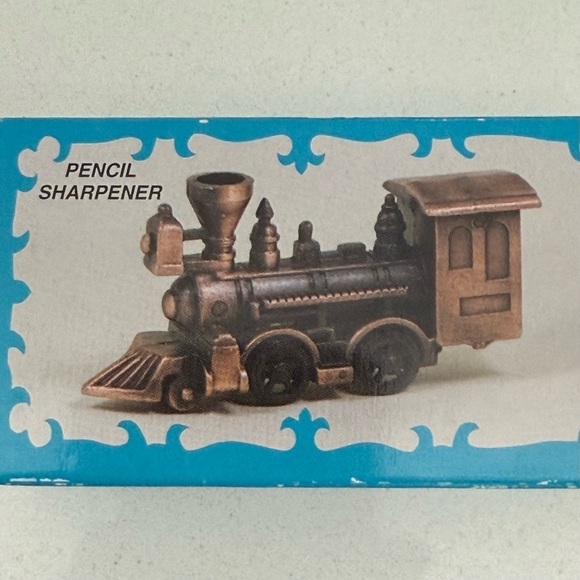 Diecast Miniature Camera & Railroad Locomotive Pencil Sharpeners - Picture 9 of 12